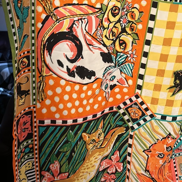 Bob Mackie silk scarf wearable art - Picture 3 of 6